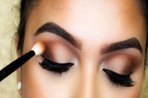 how to apply eyeshadow